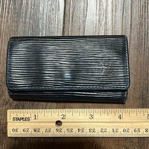 💯% Authentic Louis Vuitton Epi Leather 4keys Holder (Vintage)